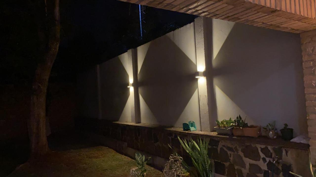 Moderna Y Unica Casa Independiente Con Jardin Y Estacionamiento Сьюдад-дель-Эсте Экстерьер фото