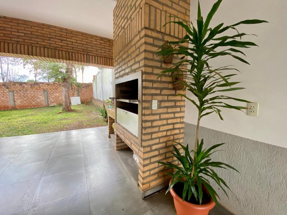 Moderna Y Unica Casa Independiente Con Jardin Y Estacionamiento Сьюдад-дель-Эсте Экстерьер фото