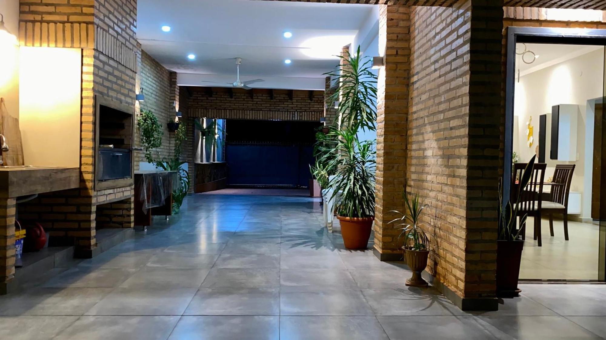 Moderna Y Unica Casa Independiente Con Jardin Y Estacionamiento Сьюдад-дель-Эсте Экстерьер фото